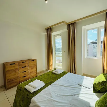 Sunny House 301 Two Bedroom 公寓